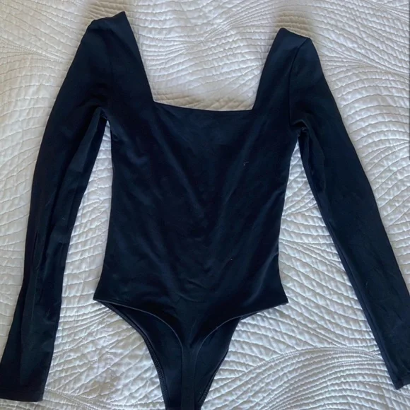 Aritzia square neck bodysuit - Picture 2 of 3